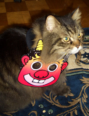 鬼のお面が似合います